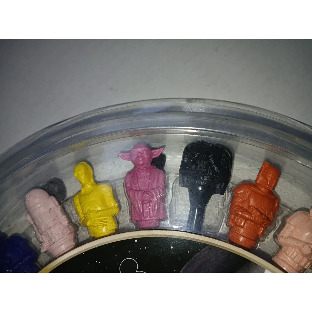 Disney Park France Exclusive Star Wars‎ 24 Character Crayon Set